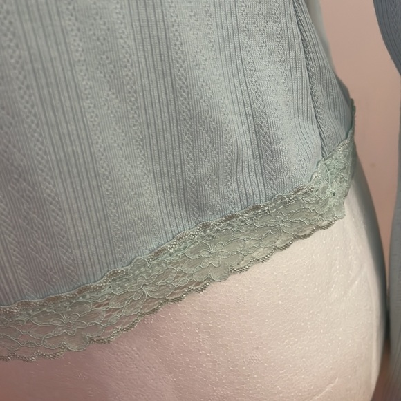 Cropped Long Sleeve Knit Shirt - Picture 2 of 4